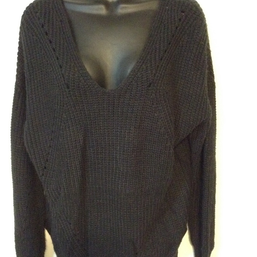 CHARMING-CHARLIE BLACK V NECK SWEATER  WITH V BACK